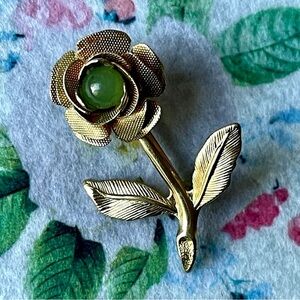 Vintage | Stem Rose with Green Gemstone Gold Tone Brooch Pin